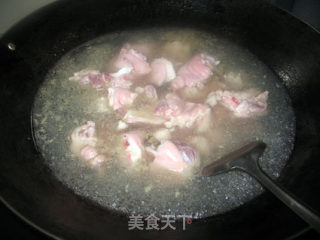 花生猪手煲的做法步骤：3