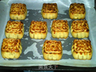 莲蓉蛋黄月饼的做法步骤：29