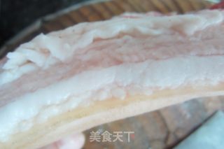 剁椒浇扣肉的做法步骤：1