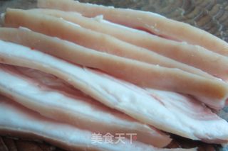 剁椒浇扣肉的做法步骤：2