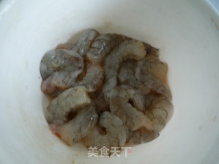 丝瓜炒虾仁的做法步骤：2