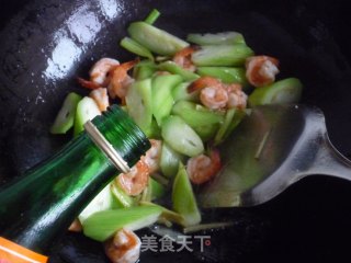 丝瓜炒虾仁的做法步骤：9