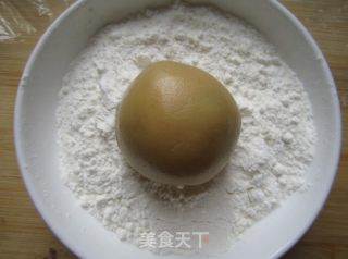 广式豆沙月饼的做法步骤：11