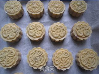 广式豆沙月饼的做法步骤：14