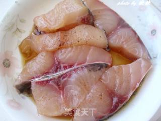 白菜炖草鱼的做法步骤：1
