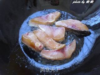 白菜炖草鱼的做法步骤：4