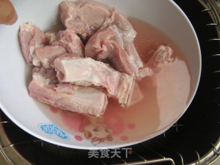 果香红酒排骨的做法步骤：2