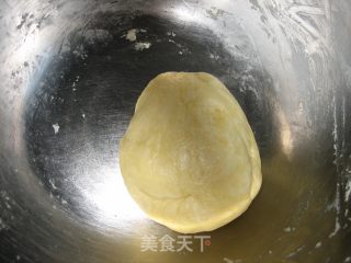 蓝莓酱乳酪派的做法步骤：2