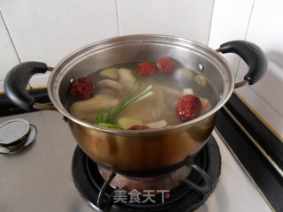 黄芪大枣鸽子汤的做法步骤：4