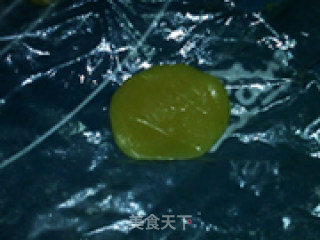 莲蓉月饼的做法步骤：12