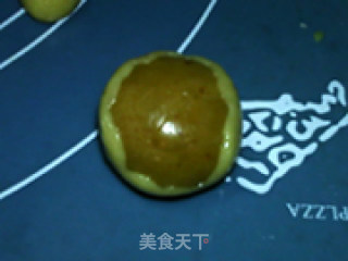 莲蓉月饼的做法步骤：14