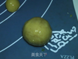 莲蓉月饼的做法步骤：15