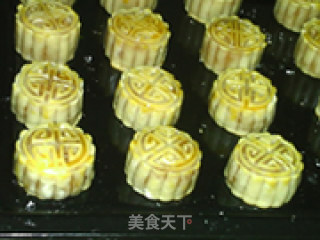 奶香菠萝月饼的做法步骤：21