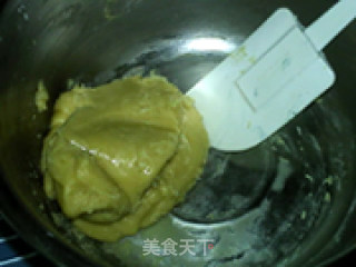 菠萝莲蓉月饼的做法步骤：7