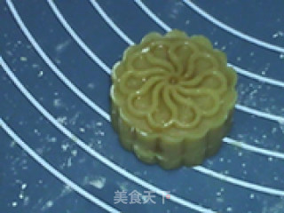 菠萝莲蓉月饼的做法步骤：18
