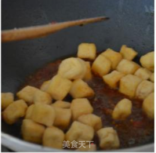 小炒豆腐泡的做法步骤：2
