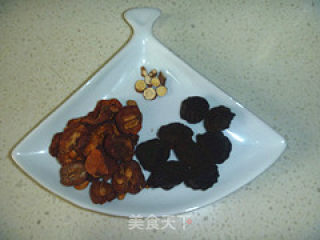 自制酸梅汤的做法步骤：1