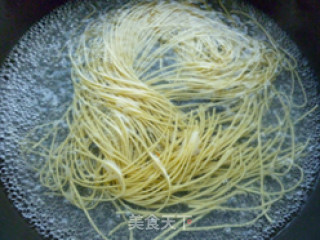 双椒肉沫拌面的做法步骤：5