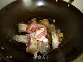 红烧鲶鱼的做法步骤：2