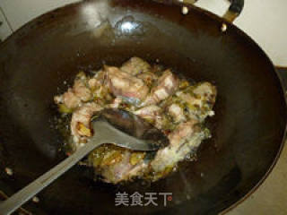 红烧鲶鱼的做法步骤：3
