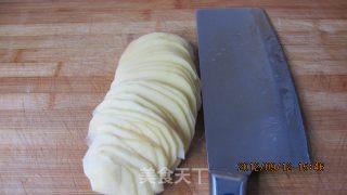 芫爆土豆丝的做法步骤：3