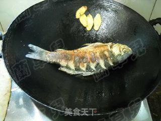 家常如意豆瓣鲫鱼的做法步骤：6