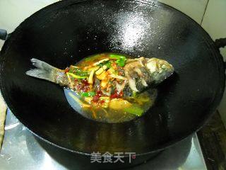 家常如意豆瓣鲫鱼的做法步骤：9