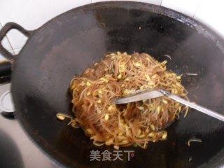 豆芽烧粉丝的做法步骤：6