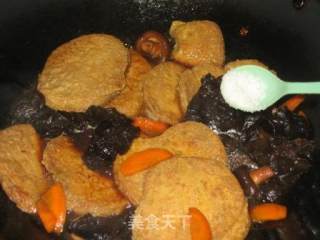 鲈香茹黑朩耳烧素鸡的做法步骤：9