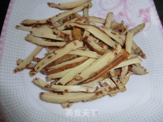 香菜干丝的做法步骤：2