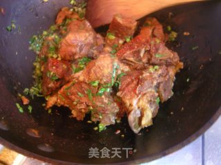 蒜香手抓龙骨的做法步骤：7