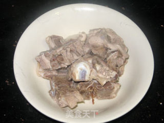 牛肝菌猪骨汤的做法步骤：3