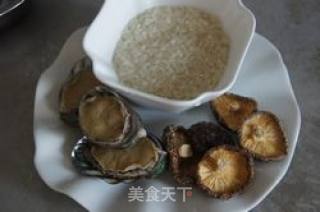 美味营养粥--香菇鲍鱼粥的做法步骤：1