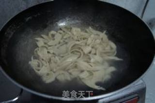 家常菜--青椒炒面筋的做法步骤：3