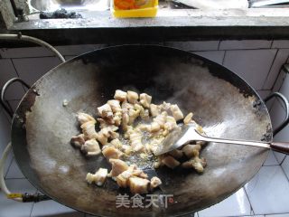 冬瓜红烧肉的做法步骤：2