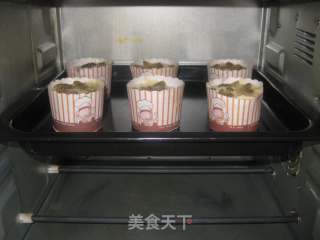 香蕉葡萄干马芬的做法步骤：9
