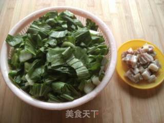 咸肉菜饭的做法步骤：1