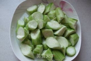 丝瓜炒鸡蛋的做法步骤：2