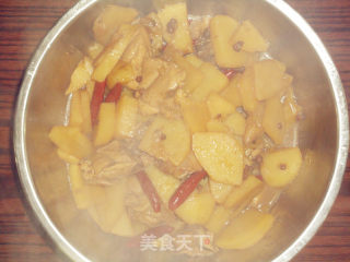 土豆炖鸡腿的做法步骤：3