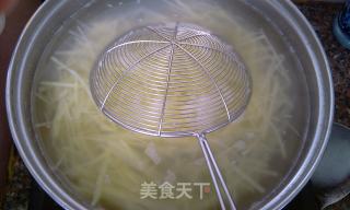 炝拌土豆丝的做法步骤：8