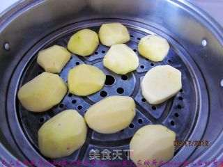 浇汁什锦土豆泥的做法步骤：1