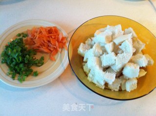 炒馒头---快捷早餐（七）的做法步骤：1
