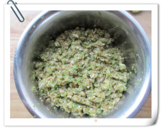 猪肉芹菜陷饺子的做法步骤：8