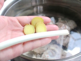 改变源自热爱——玉米山药大骨汤的做法步骤：3