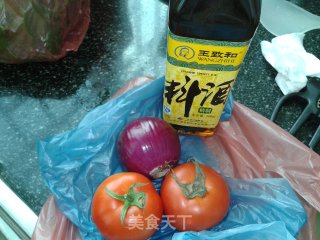 番茄洋葱炒牛肉的做法步骤：1