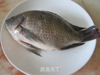 清蒸罗非鱼的做法步骤：1