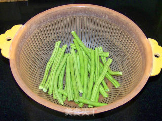 【长豆角炒茄子】的做法步骤：2