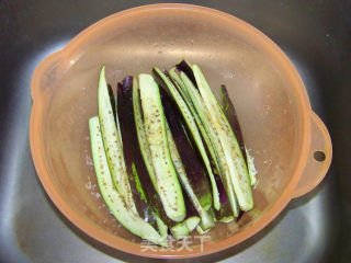 【长豆角炒茄子】的做法步骤：3