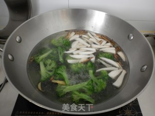 鲜美清淡的--------虾仁汤的做法步骤：10