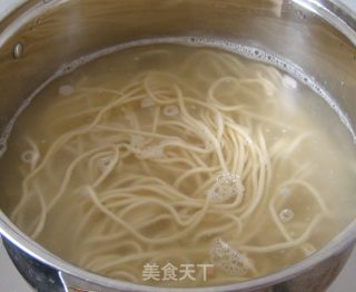 金瓜面条的做法步骤：8